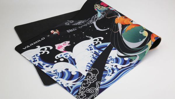 varmilo koi daisy mousepad