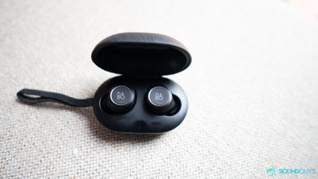 bang and olufsen beoplay e8 charcoal sand - otg